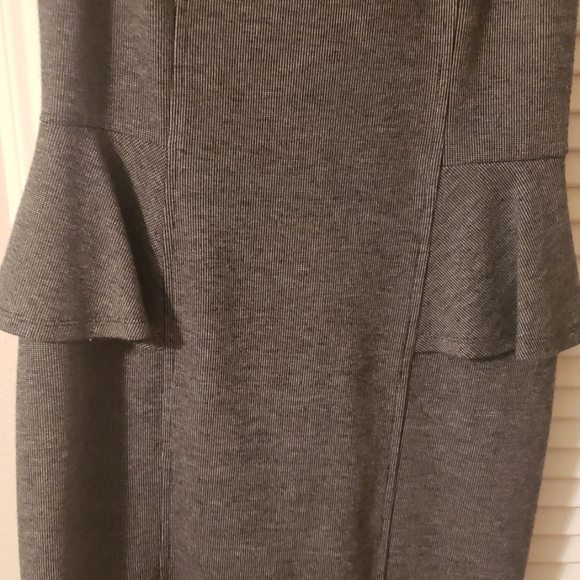 Fitted grey work dress - Picture 3 of 3